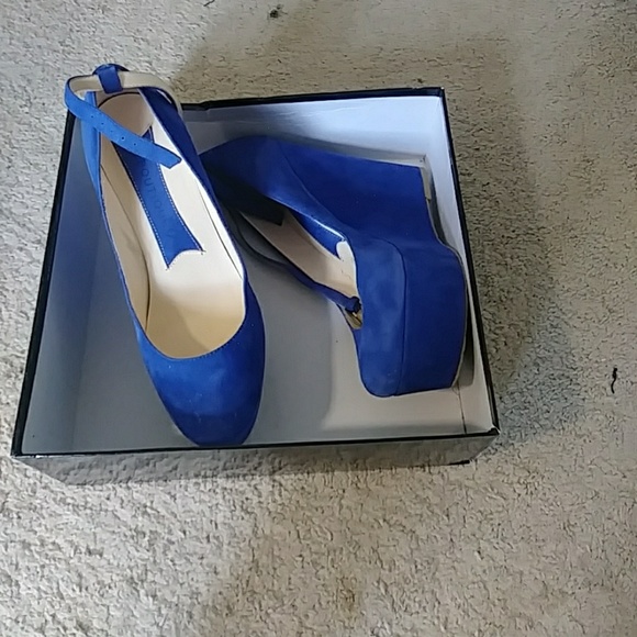 Shoes - Picture 3 of 3